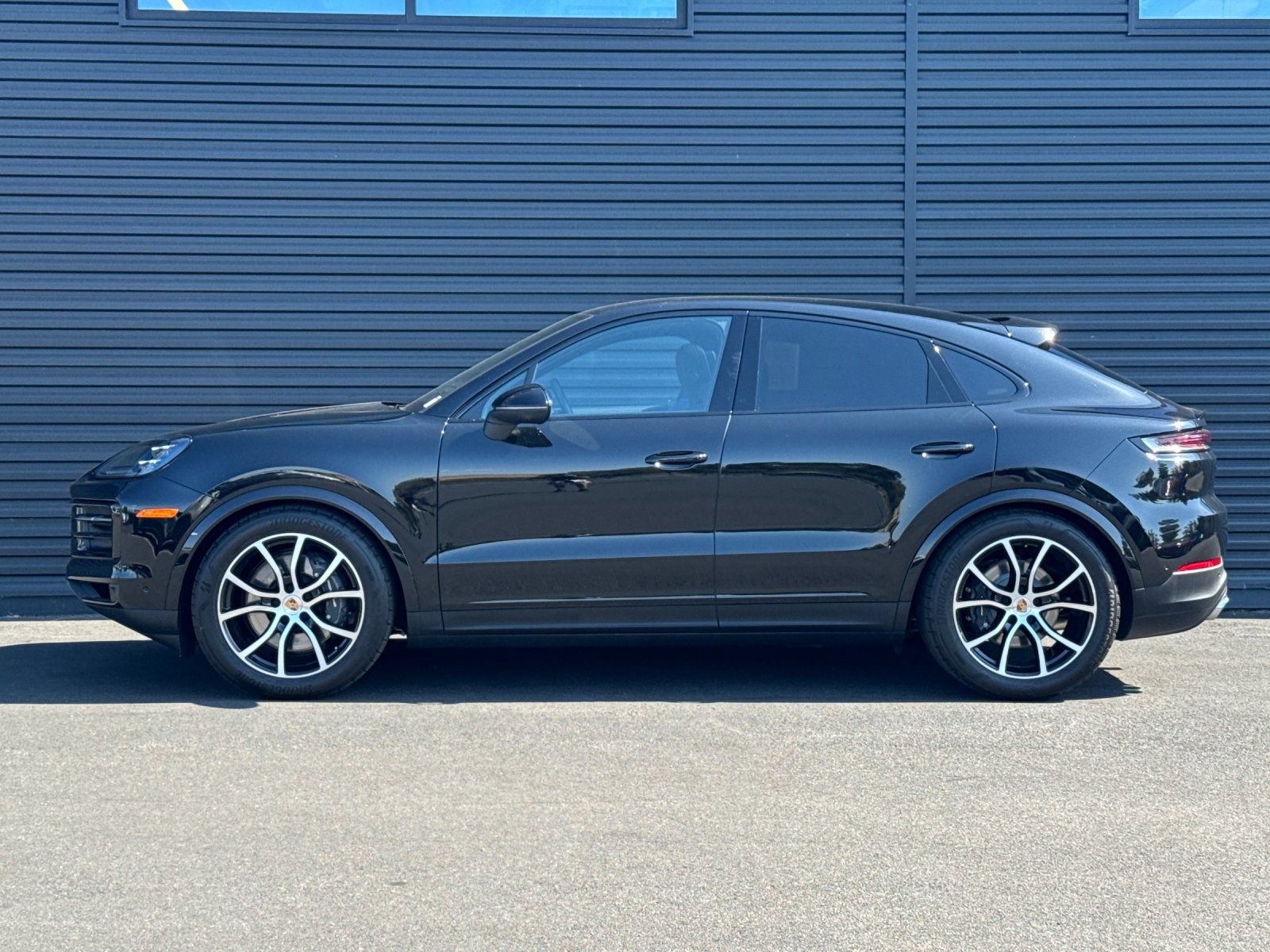 Certified 2026 Porsche Cayenne Coupe AWD/4WD image 2