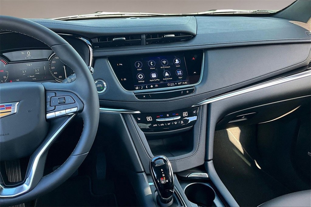 New 2025 Cadillac XT6 Luxury image 7