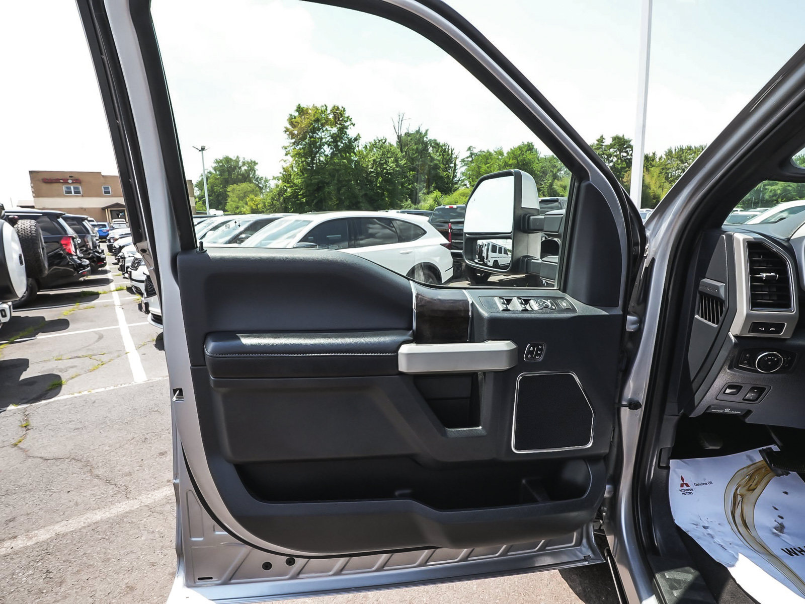 Used 2022 Ford F250 Lariat w/ Lariat Ultimate Package AWD/4WD image 10