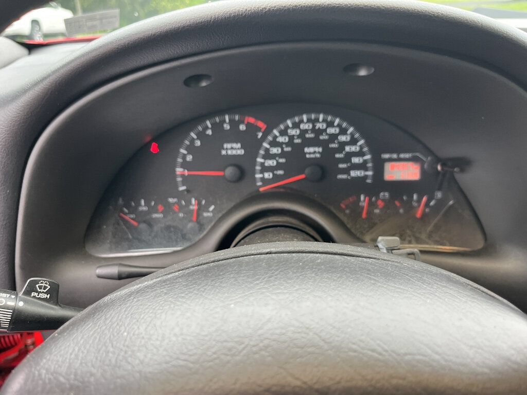 Used 2000 Chevrolet Camaro LT RWD image 26