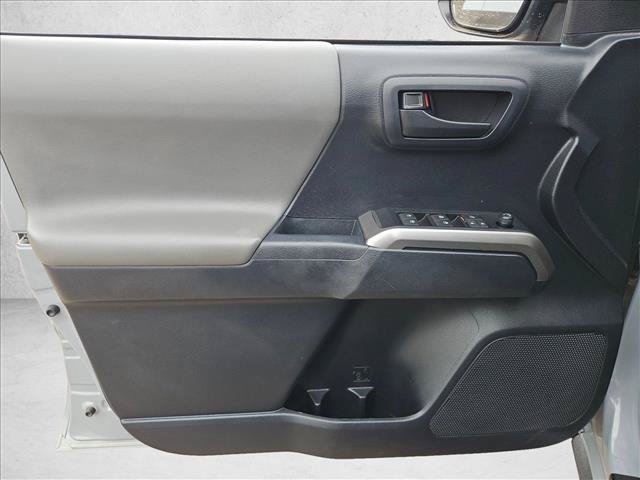 Used 2019 Toyota Tacoma SR5 AWD/4WD image 17