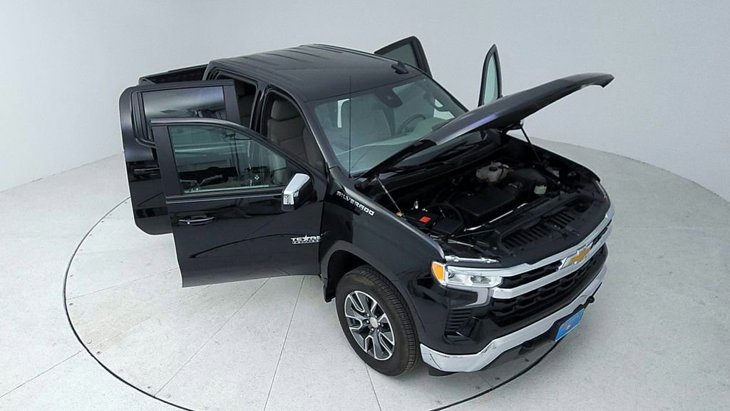 Certified 2023 Chevrolet Silverado 1500 LT w/ Leather Package image 17