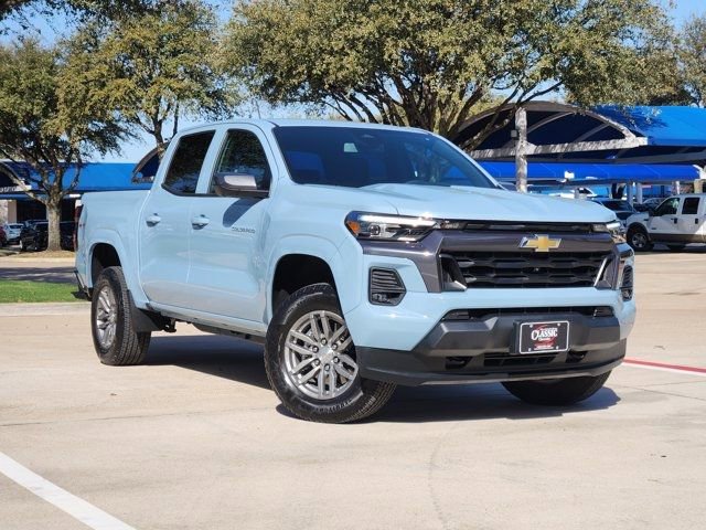Used 2025 Chevrolet Colorado LT w/ LT Convenience Package image 2