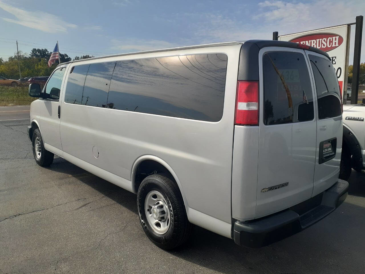 Used 2020 Chevrolet Express 3500 LS image 7