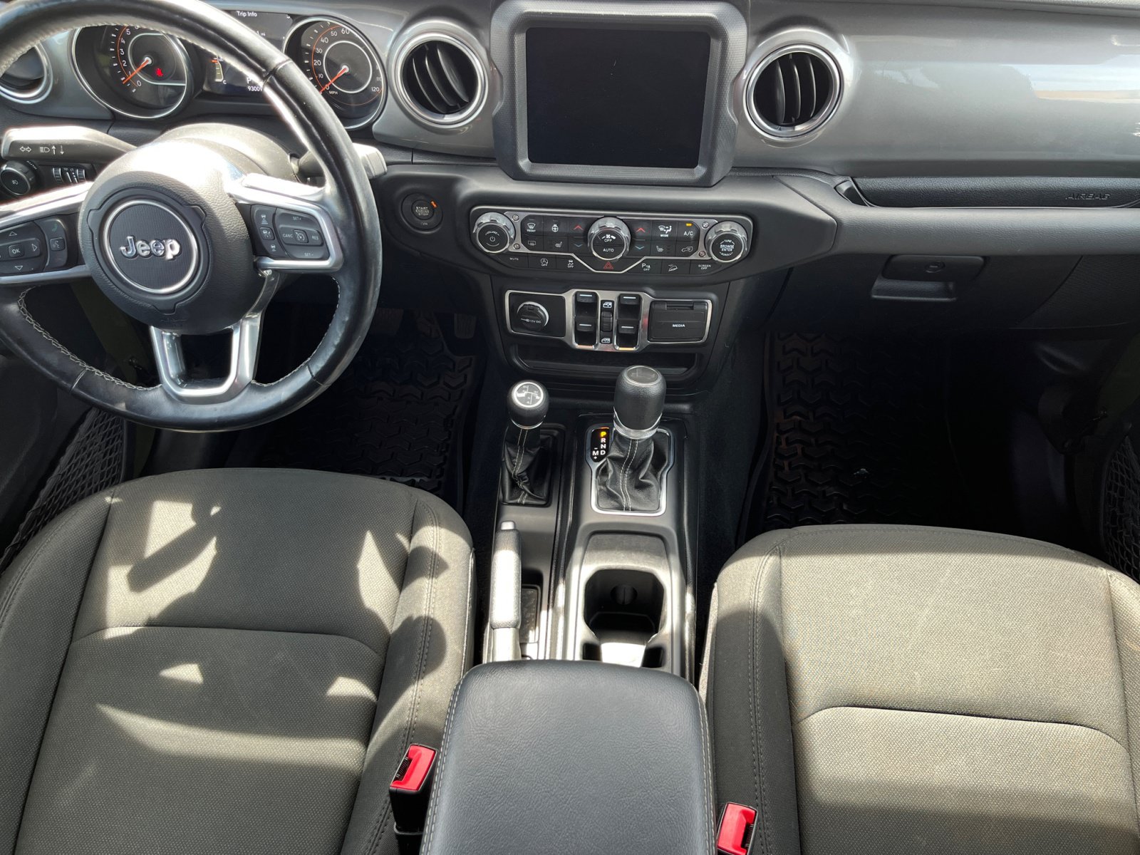 Used 2021 Jeep Wrangler Unlimited Sahara AWD/4WD image 12