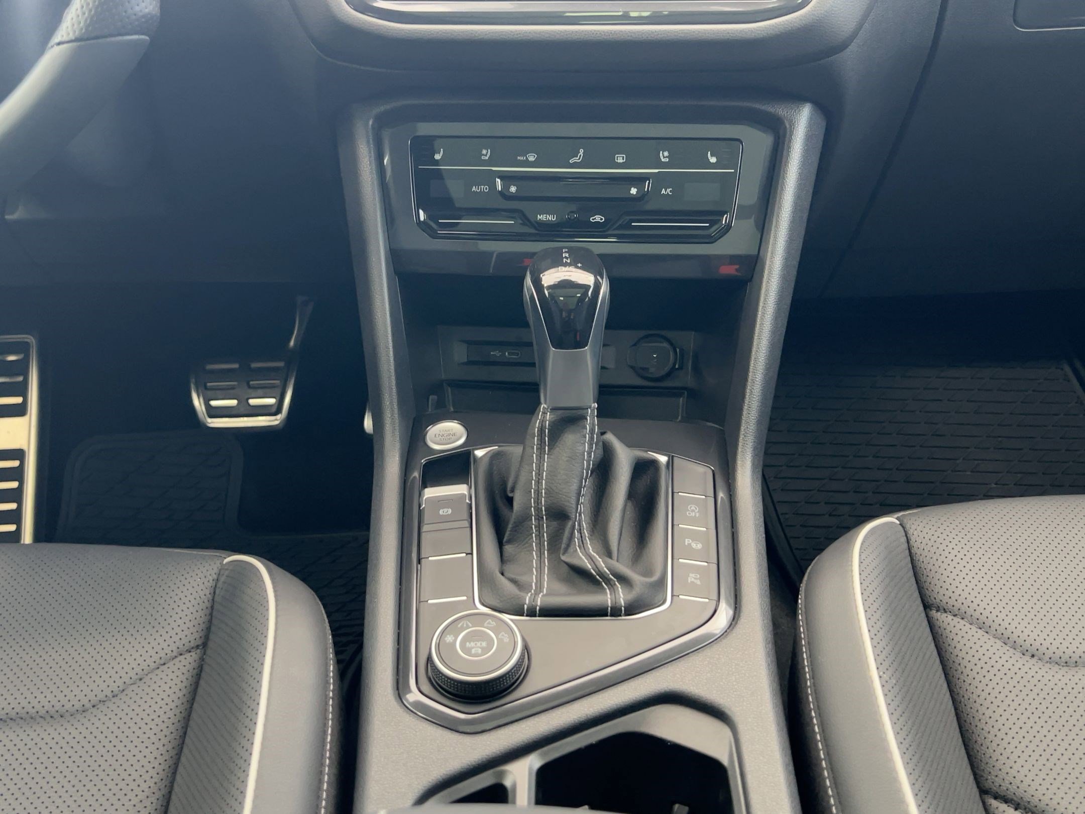 Certified 2023 Volkswagen Tiguan SEL R-Line image 19