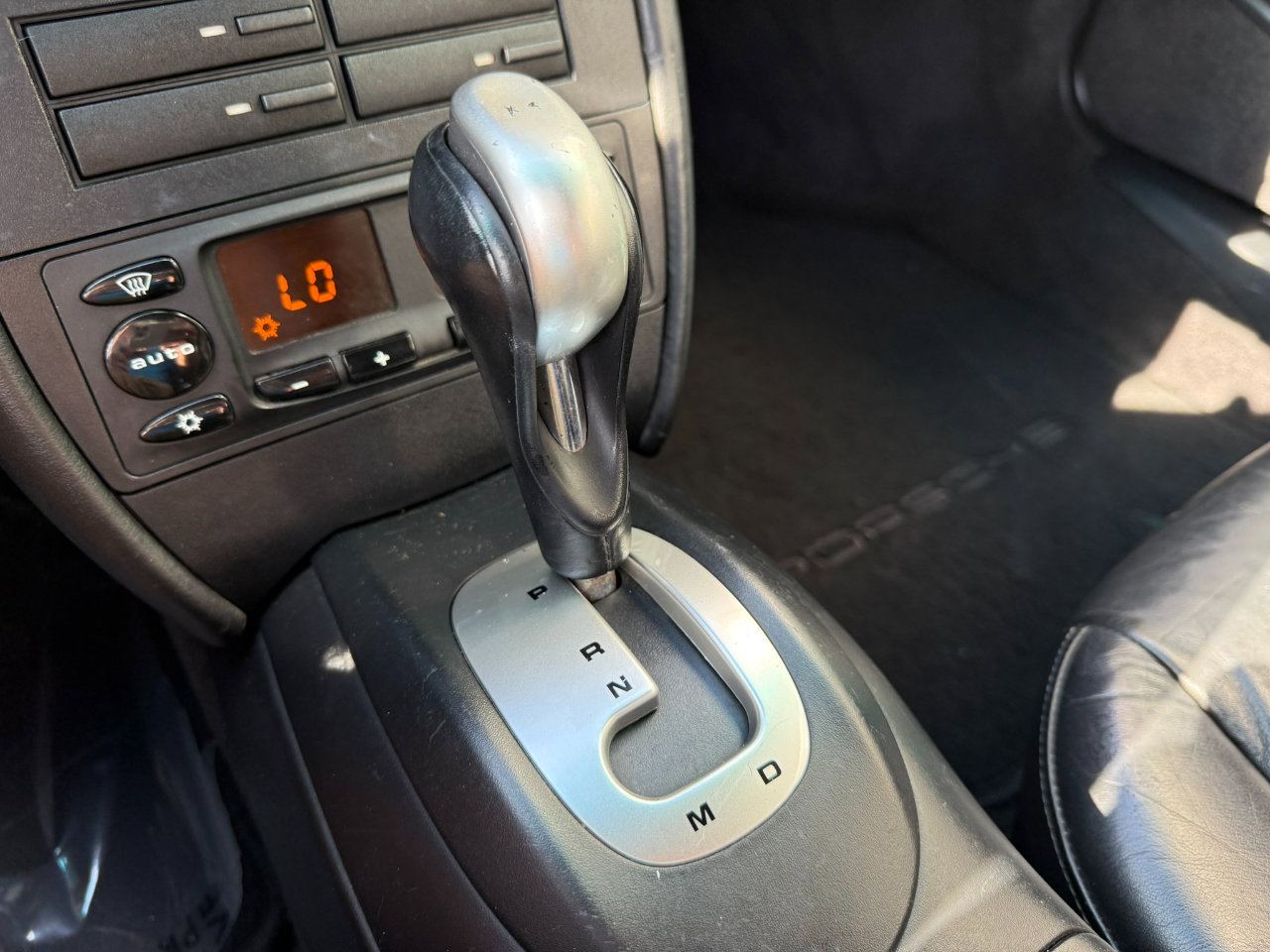 Used 2001 Porsche 911 Carrera image 47