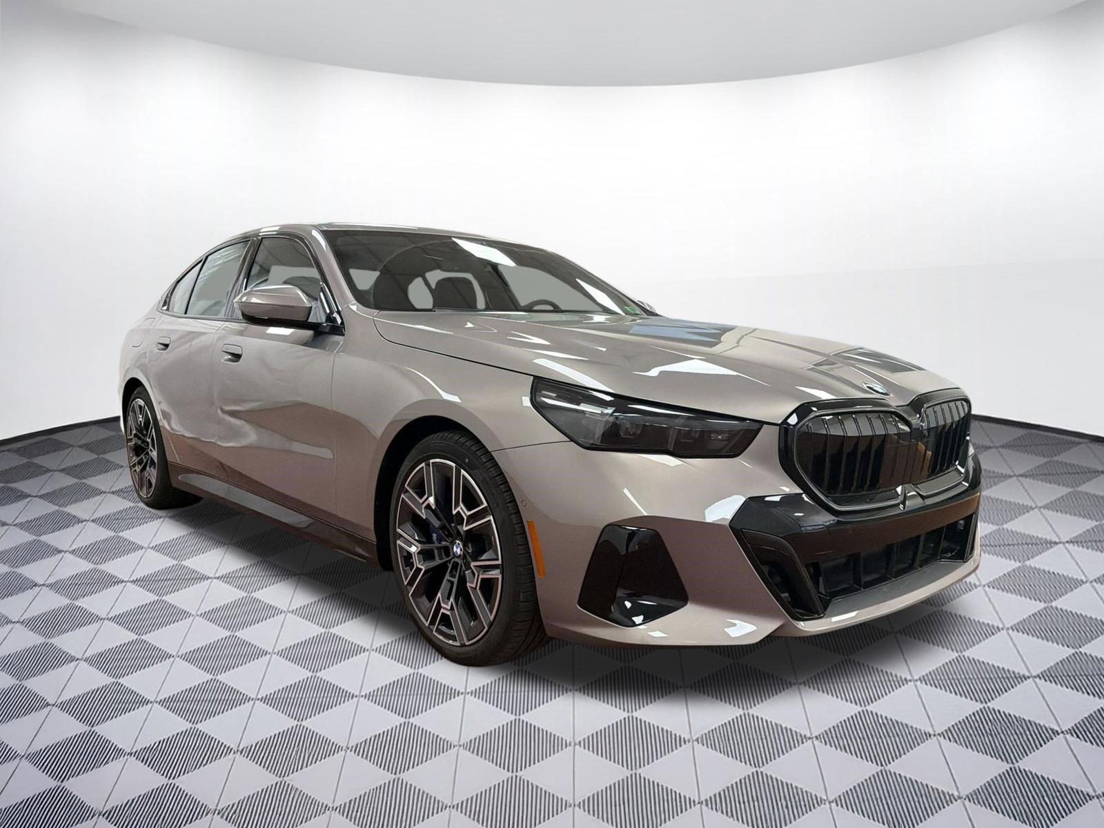 New 2026 BMW 530i xDrive w/ M Sport Package AWD/4WD image 6