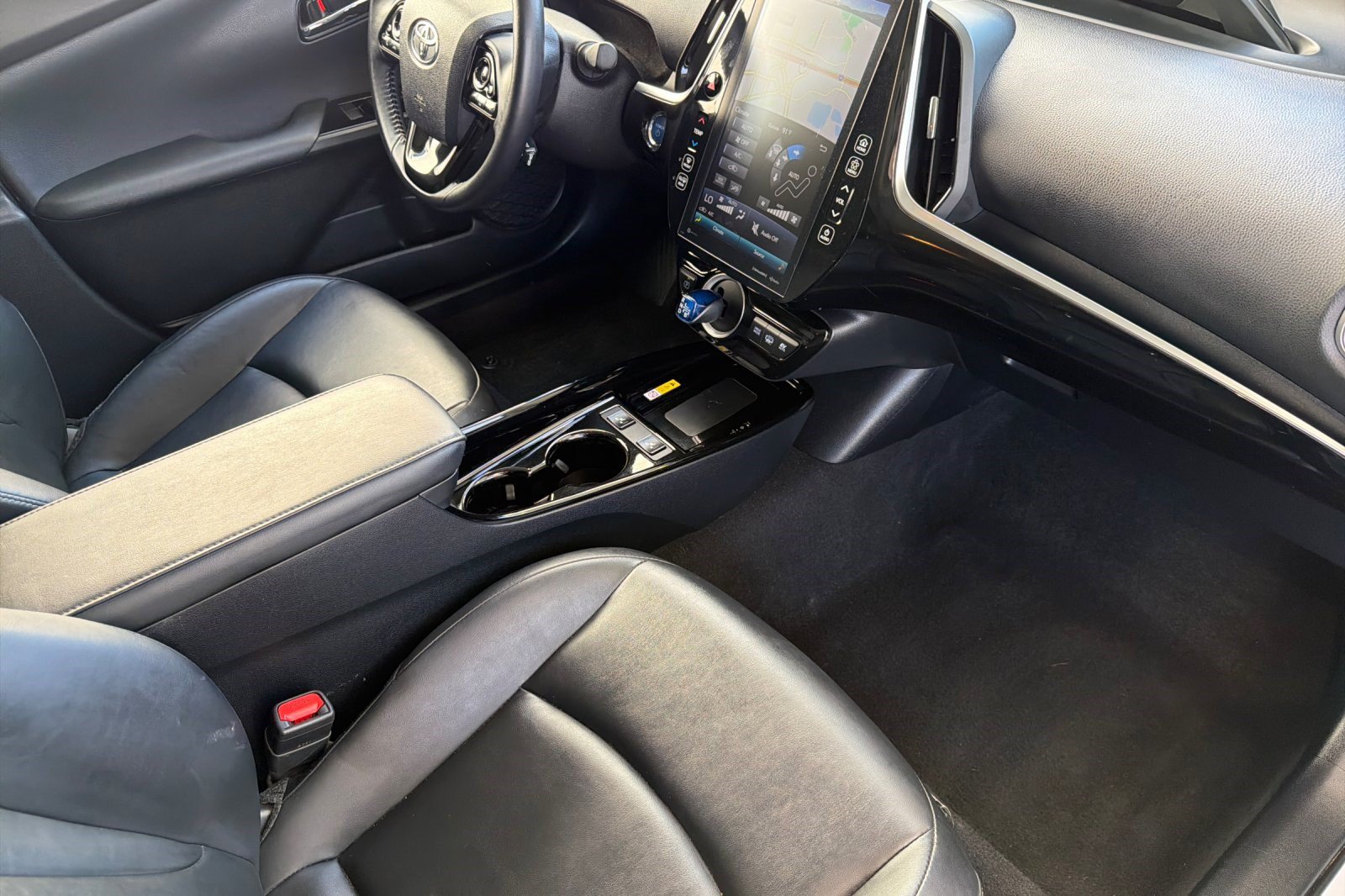 Used 2022 Toyota Prius Prime XLE FWD image 19