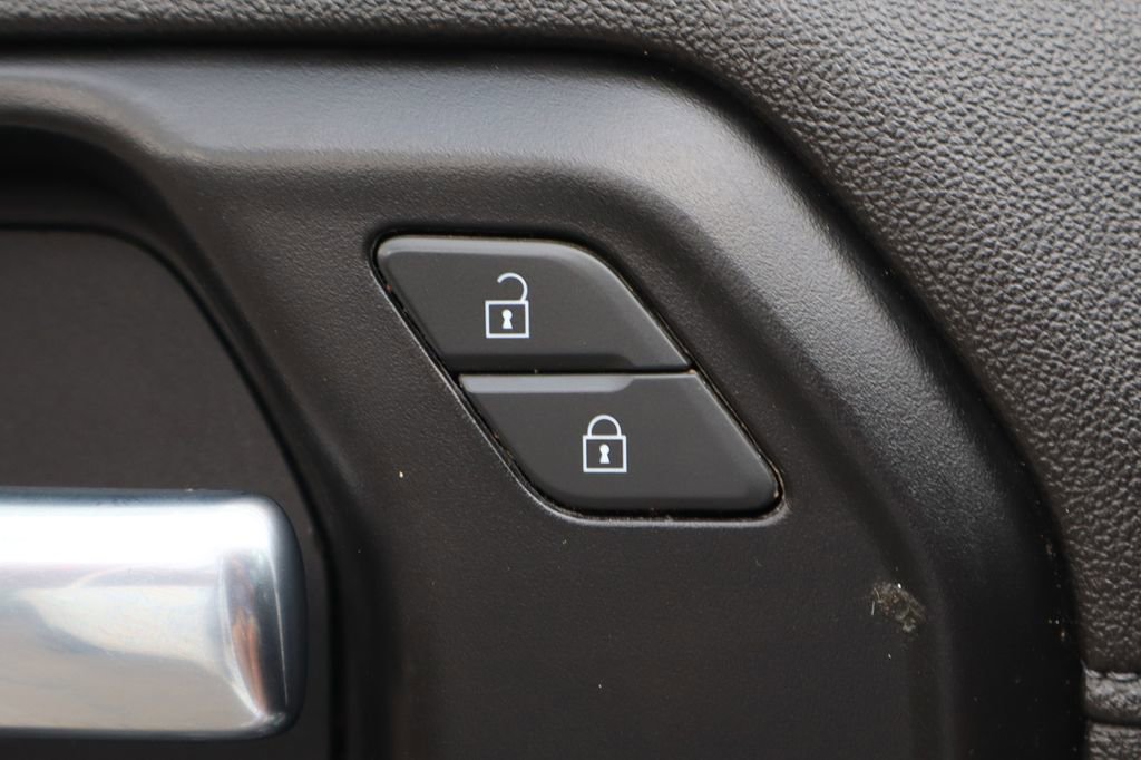 Used 2022 GMC Sierra 2500 SLE w/ SLE Convenience Package image 18