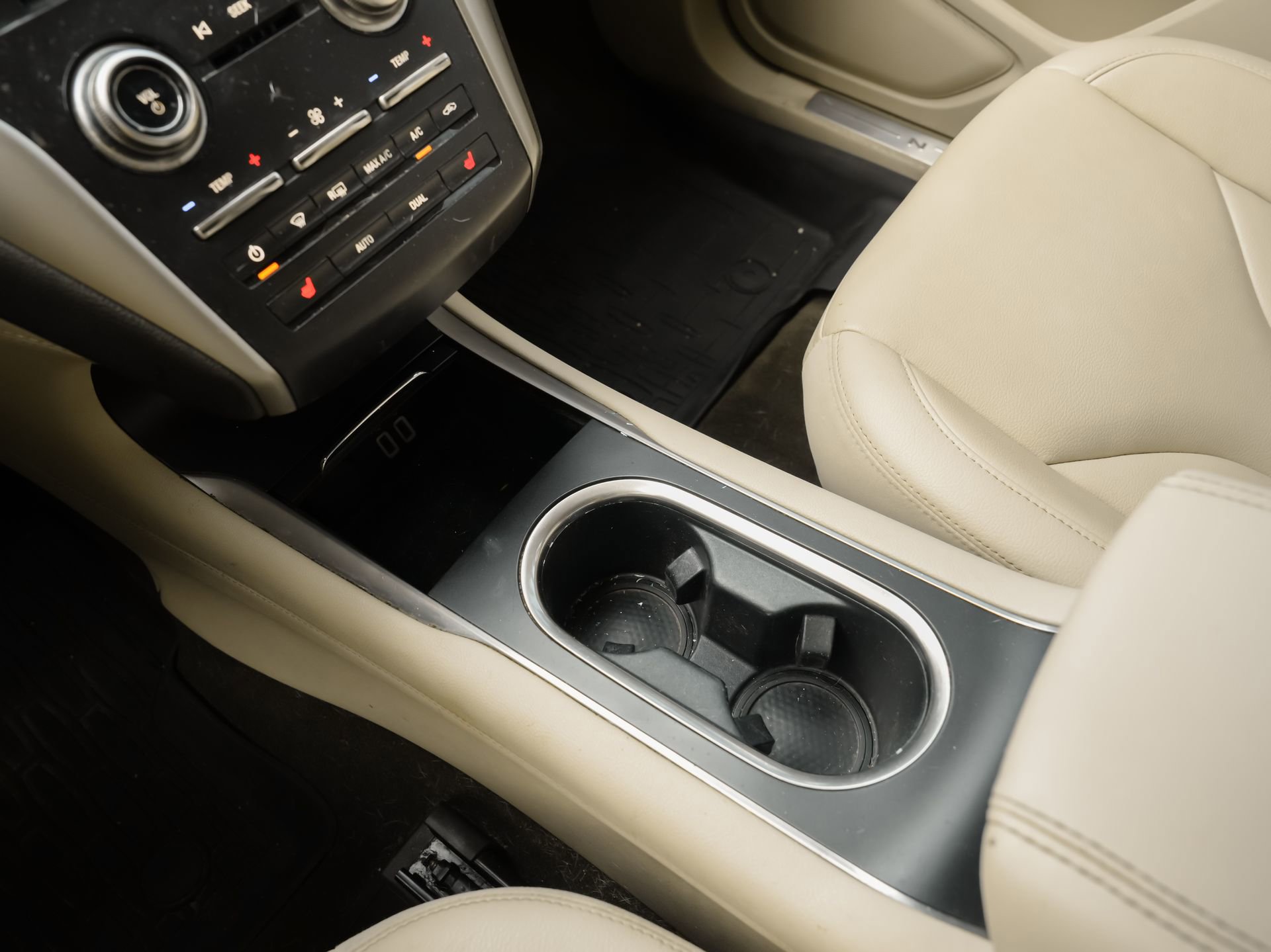 Used 2019 Lincoln MKC Premiere FWD image 22
