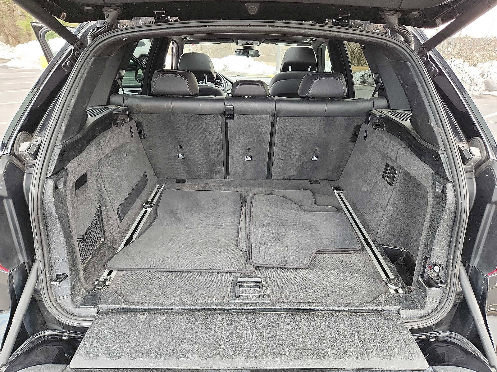 Used 2018 BMW X5 xDrive50i w/ M Sport Package image 29