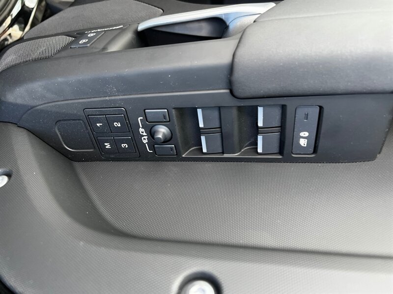 Used 2025 Land Rover Defender 110 S AWD/4WD image 27