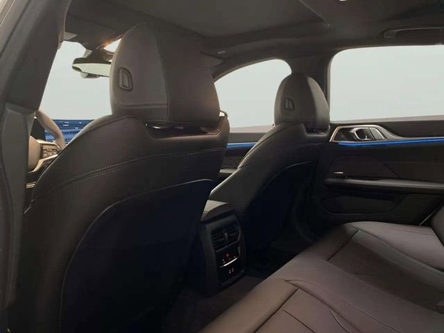 Used 2025 BMW 430i xDrive w/ Premium Package image 59