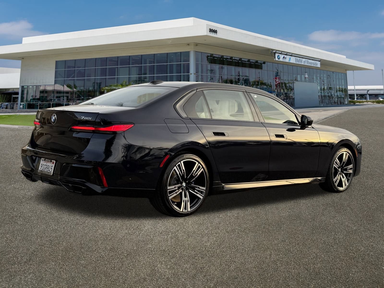 Used 2025 BMW 760i xDrive image 11