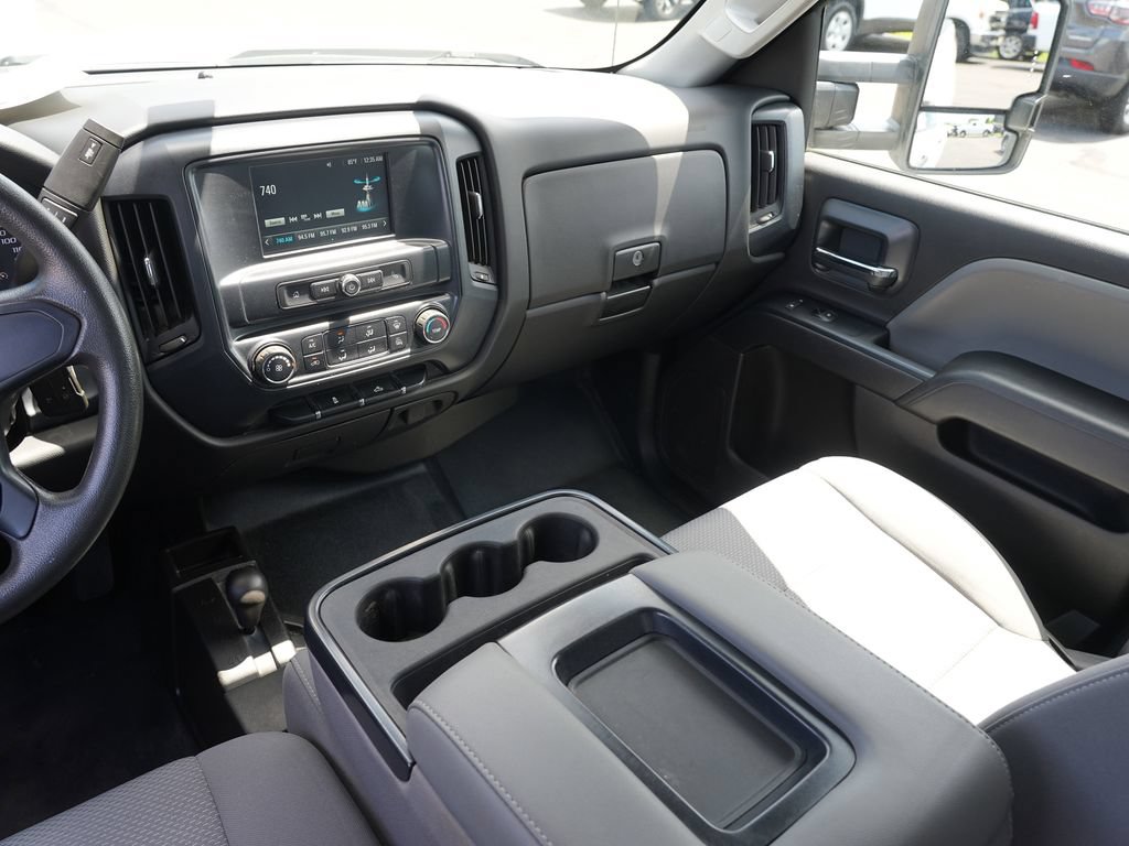 Used 2018 Chevrolet Silverado 3500 4x4 Crew Cab image 21