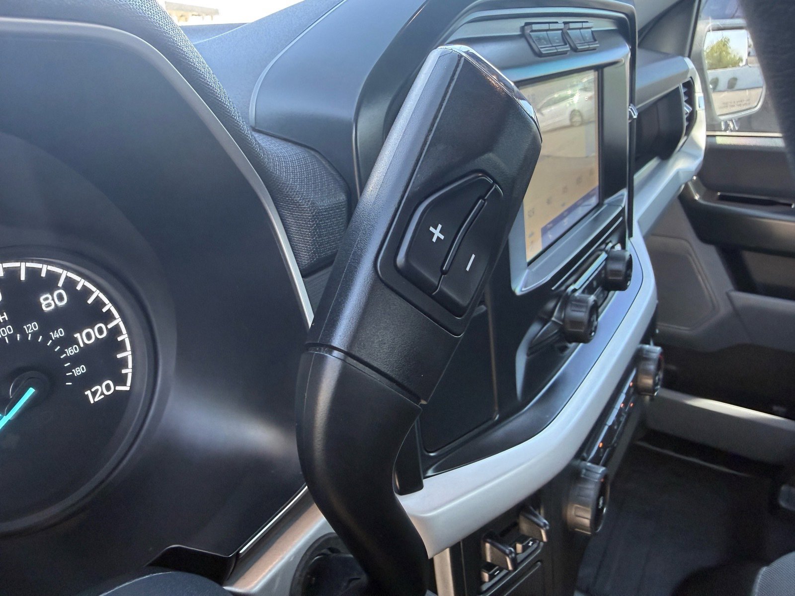 Used 2022 Ford F150 XL w/ Trailer Tow Package image 15