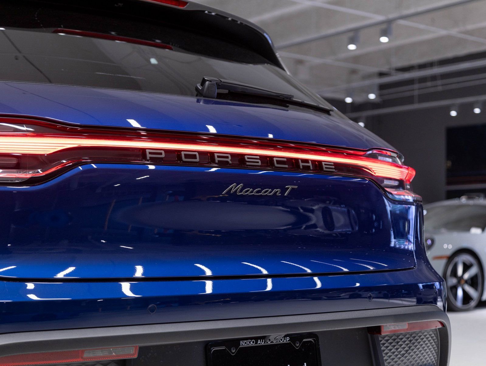 Certified 2026 Porsche Macan Turbo AWD/4WD image 31