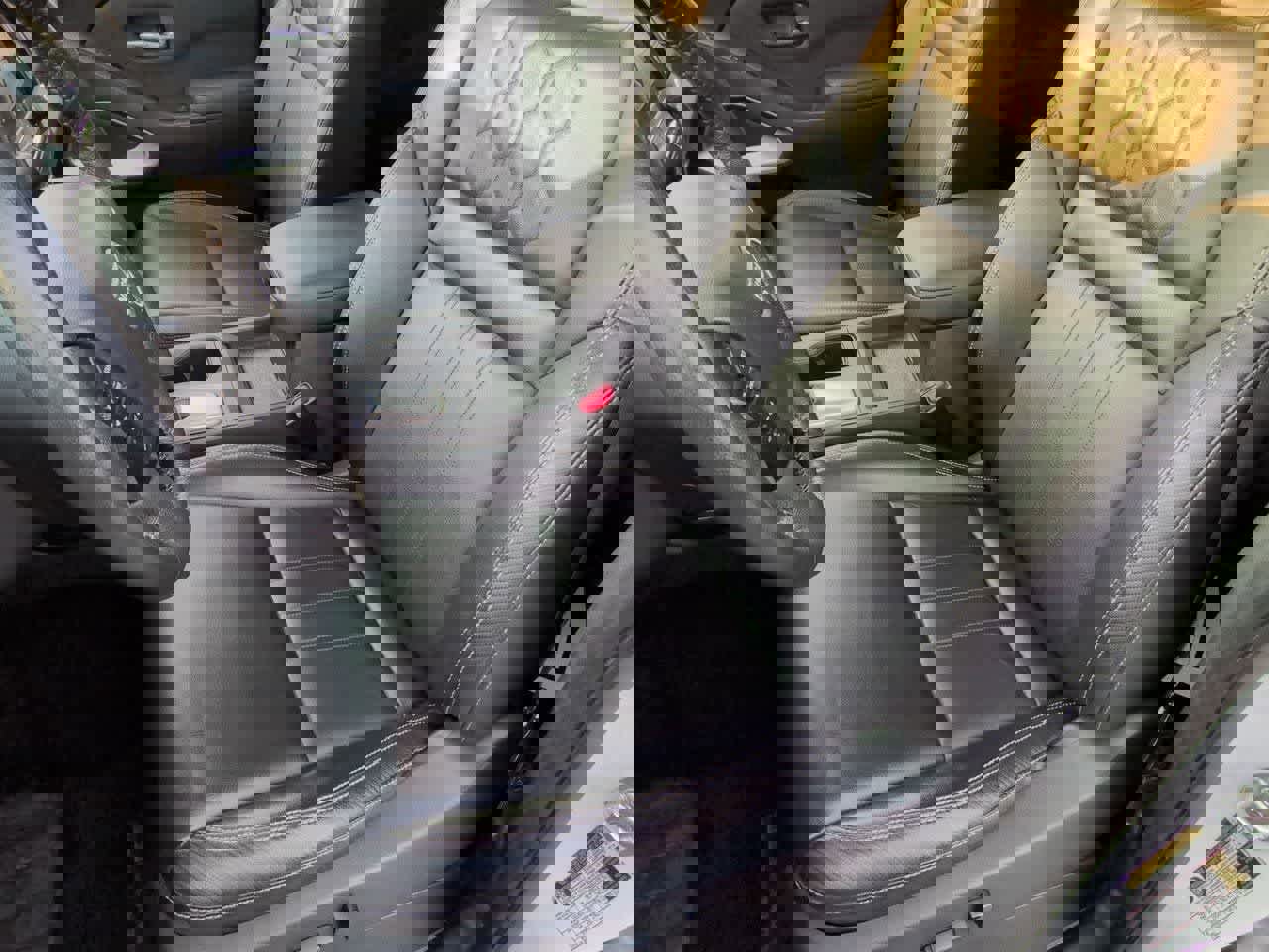 Used 2022 Nissan Frontier SV w/ SV Premium Package image 16