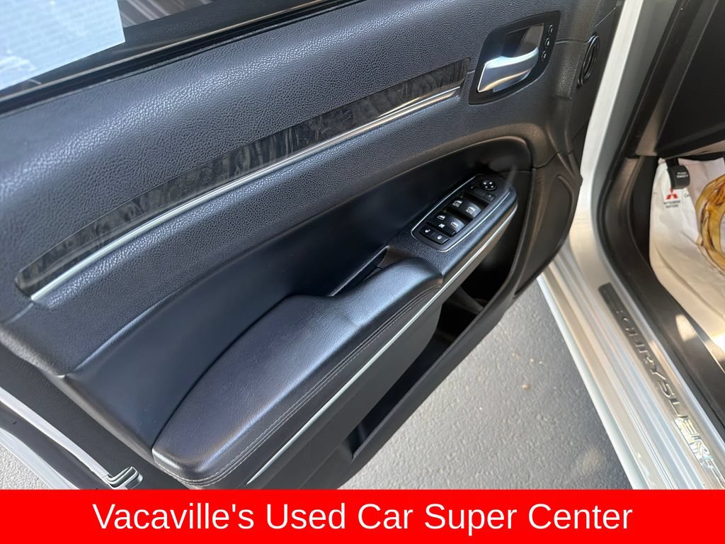 Used 2022 Chrysler 300 Touring L w/ Comfort Group RWD image 10