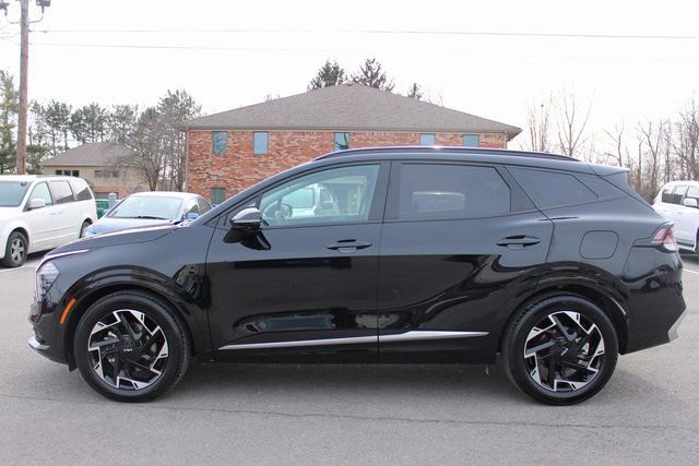Used 2025 Kia Sportage SX image 5
