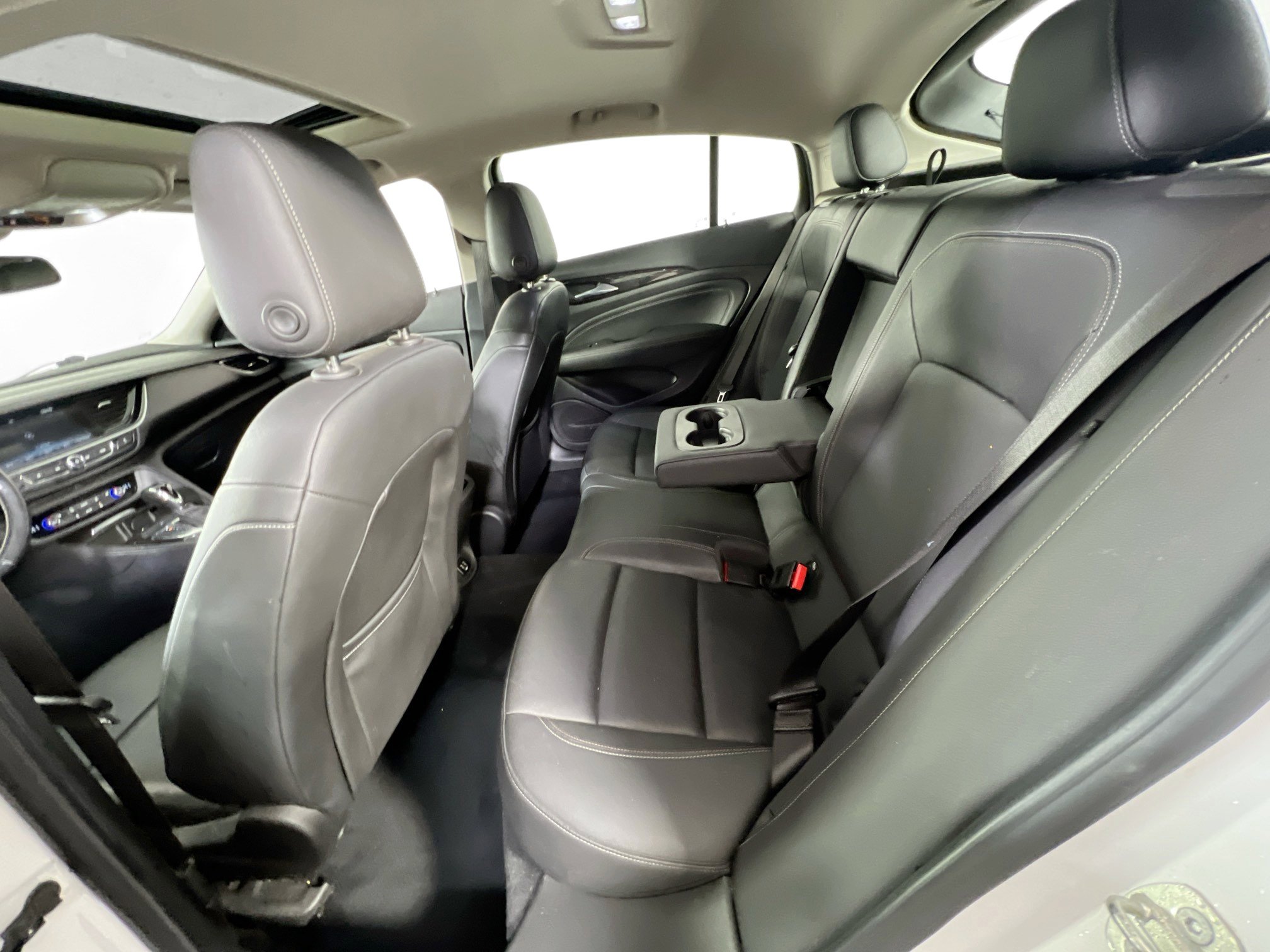 Used 2018 Buick Regal Essence w/ Driver Confidence Package #1 image 26