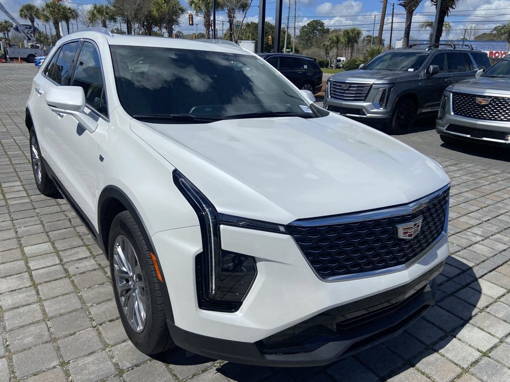 Certified 2025 Cadillac XT4 Premium Luxury image 4