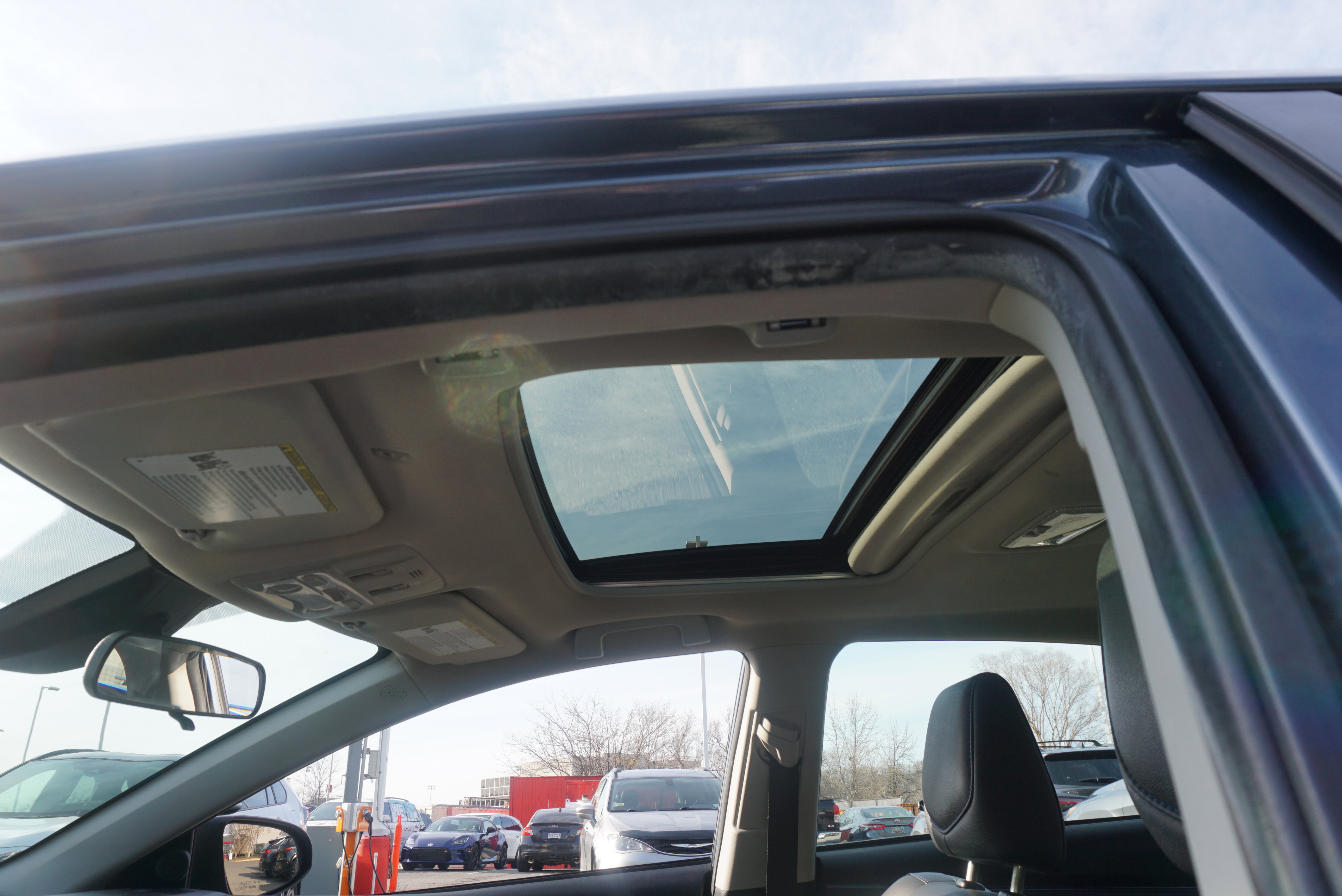 Used 2018 Toyota Corolla SE w/ SE Premium Package image 8