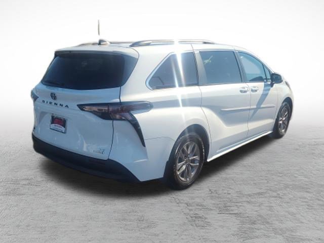 Certified 2023 Toyota Sienna LE AWD/4WD image 7