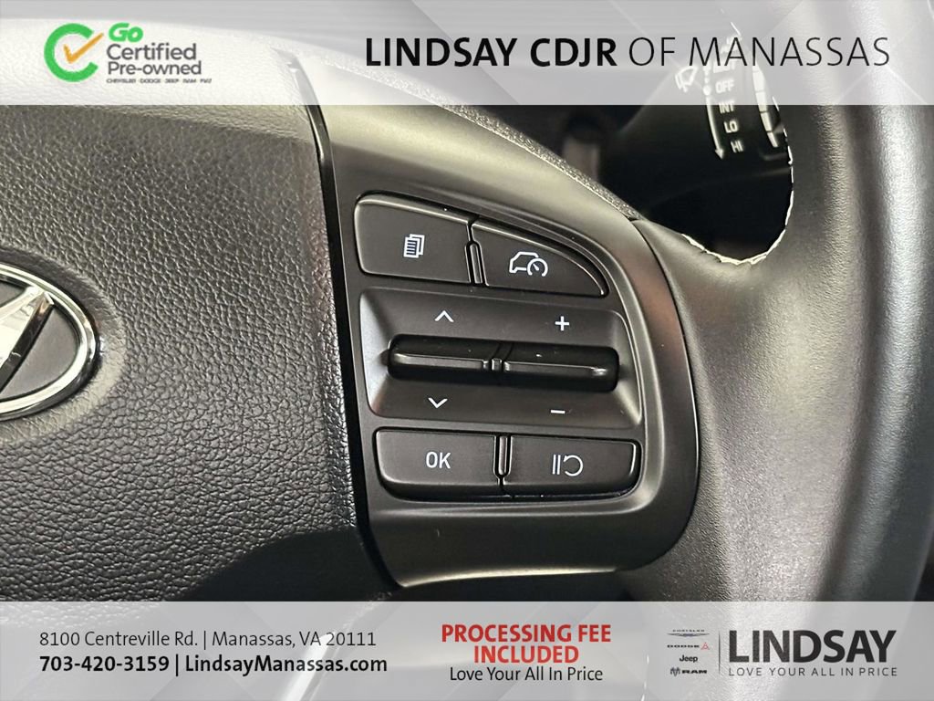 Used 2023 Hyundai Venue Limited image 31
