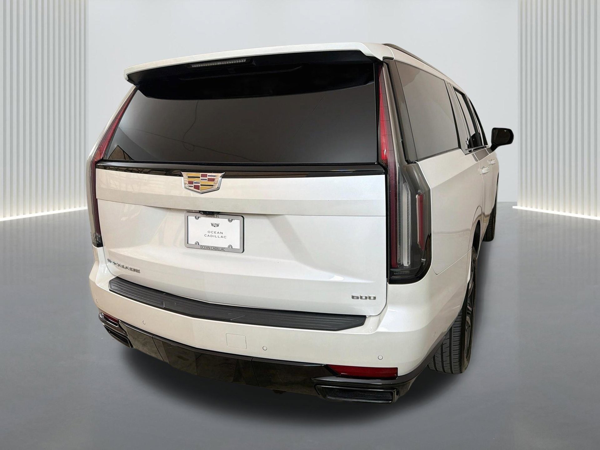 Used 2024 Cadillac Escalade ESV Sport Platinum AWD/4WD image 5