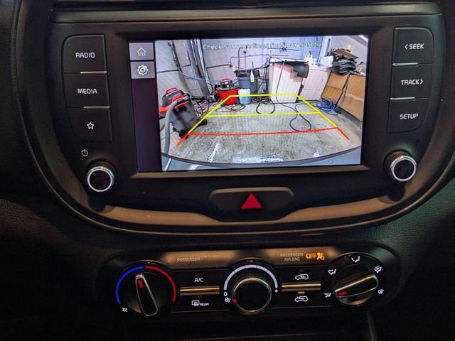 Used 2025 Kia Soul LX w/ LX Technology Package FWD image 24