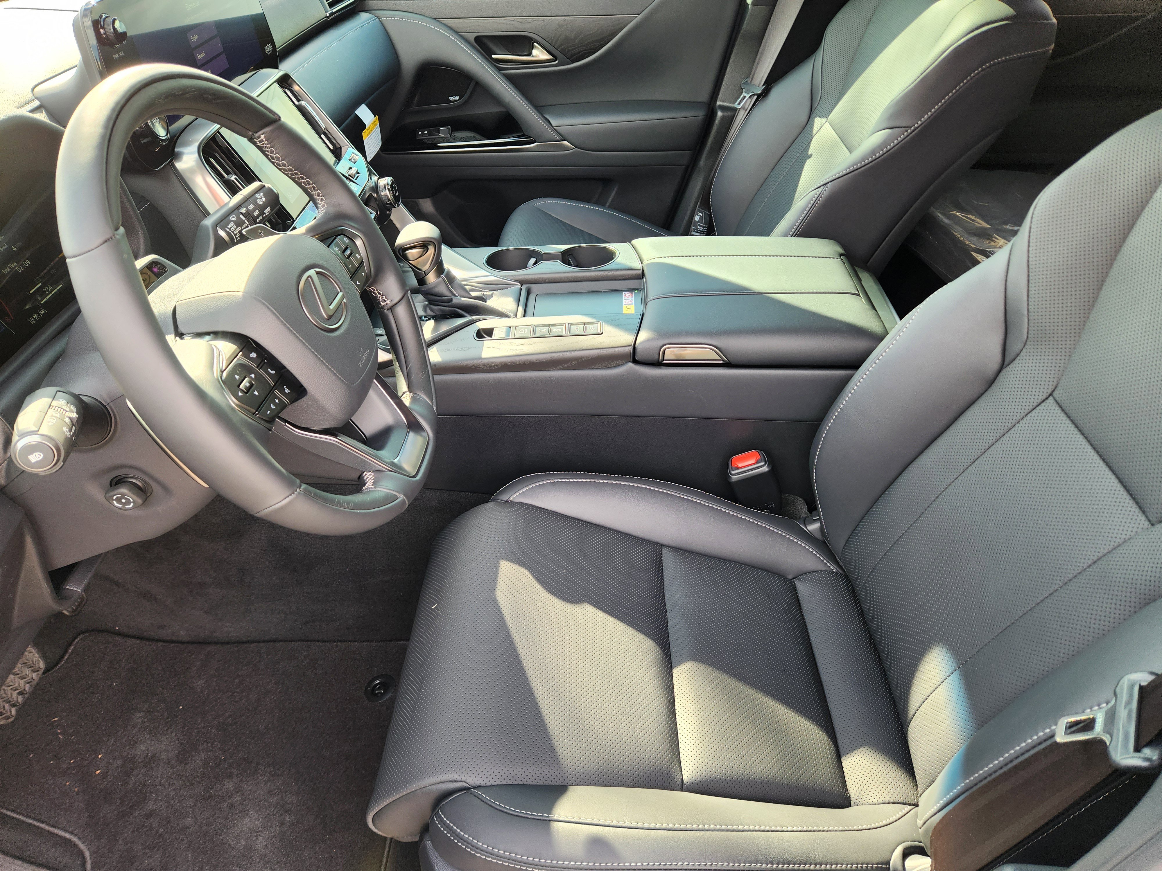 New 2026 Lexus LX 600 4WD w/ Luxury Package image 8