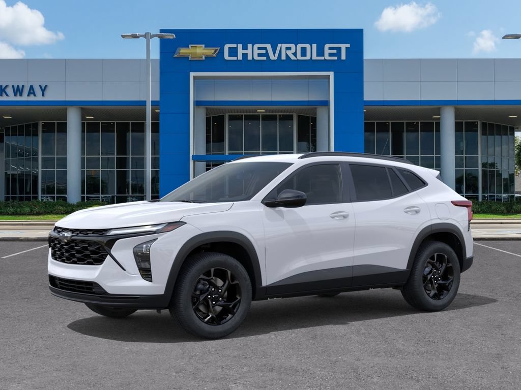 New 2026 Chevrolet Trax LT w/ Driver Confidence Package FWD image 2