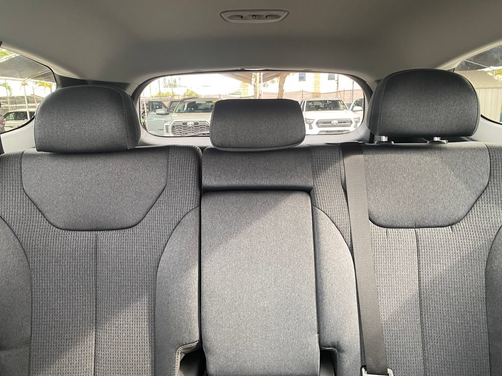 Used 2023 Hyundai Santa Fe SEL FWD image 18