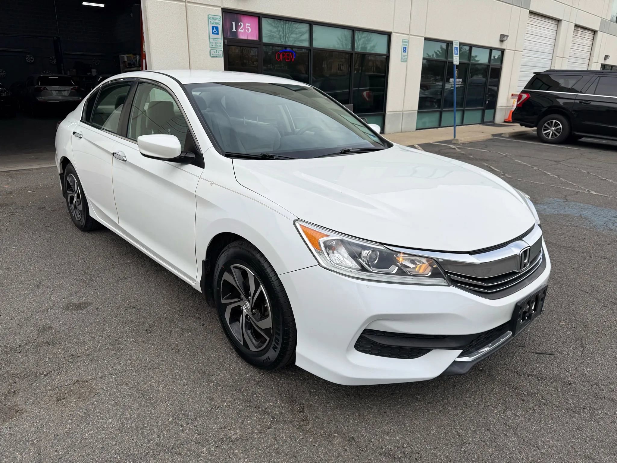 Used 2017 Honda Accord LX image 7