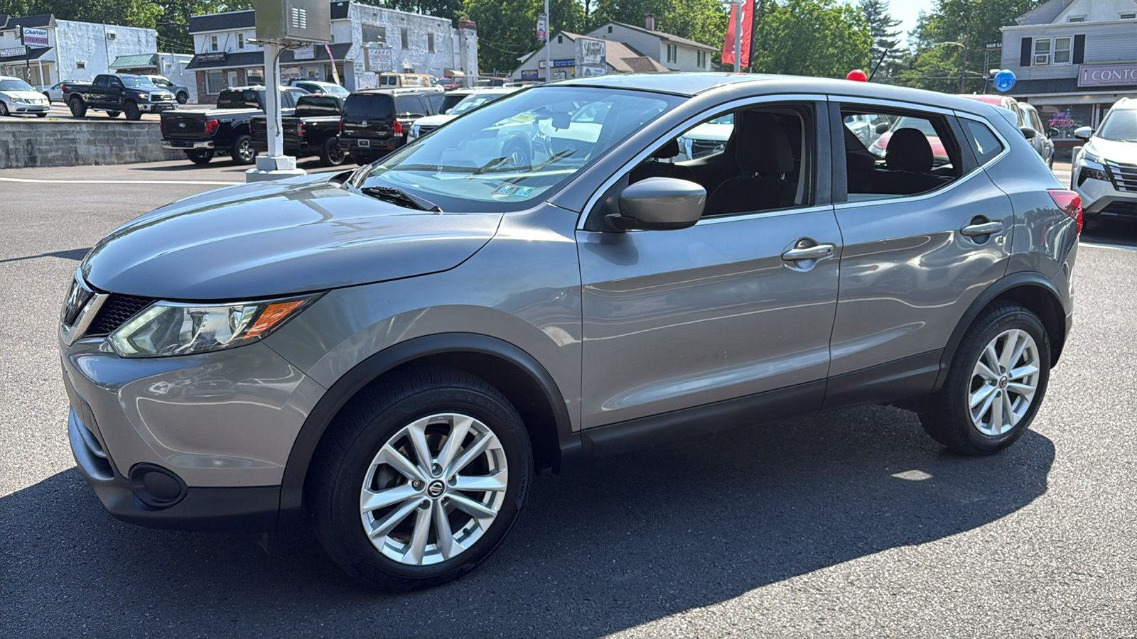 Used 2019 Nissan Rogue Sport S w/ Appearance Package AWD/4WD image 3