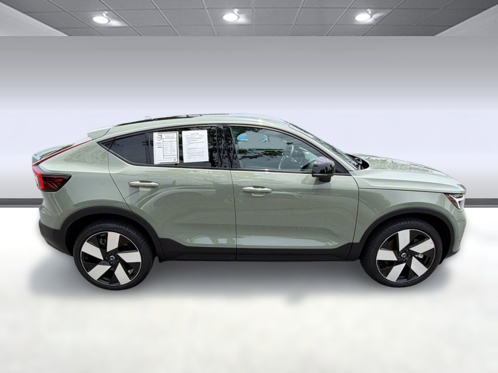 Used 2023 Volvo C40 P8 Recharge Ultimate AWD/4WD image 8