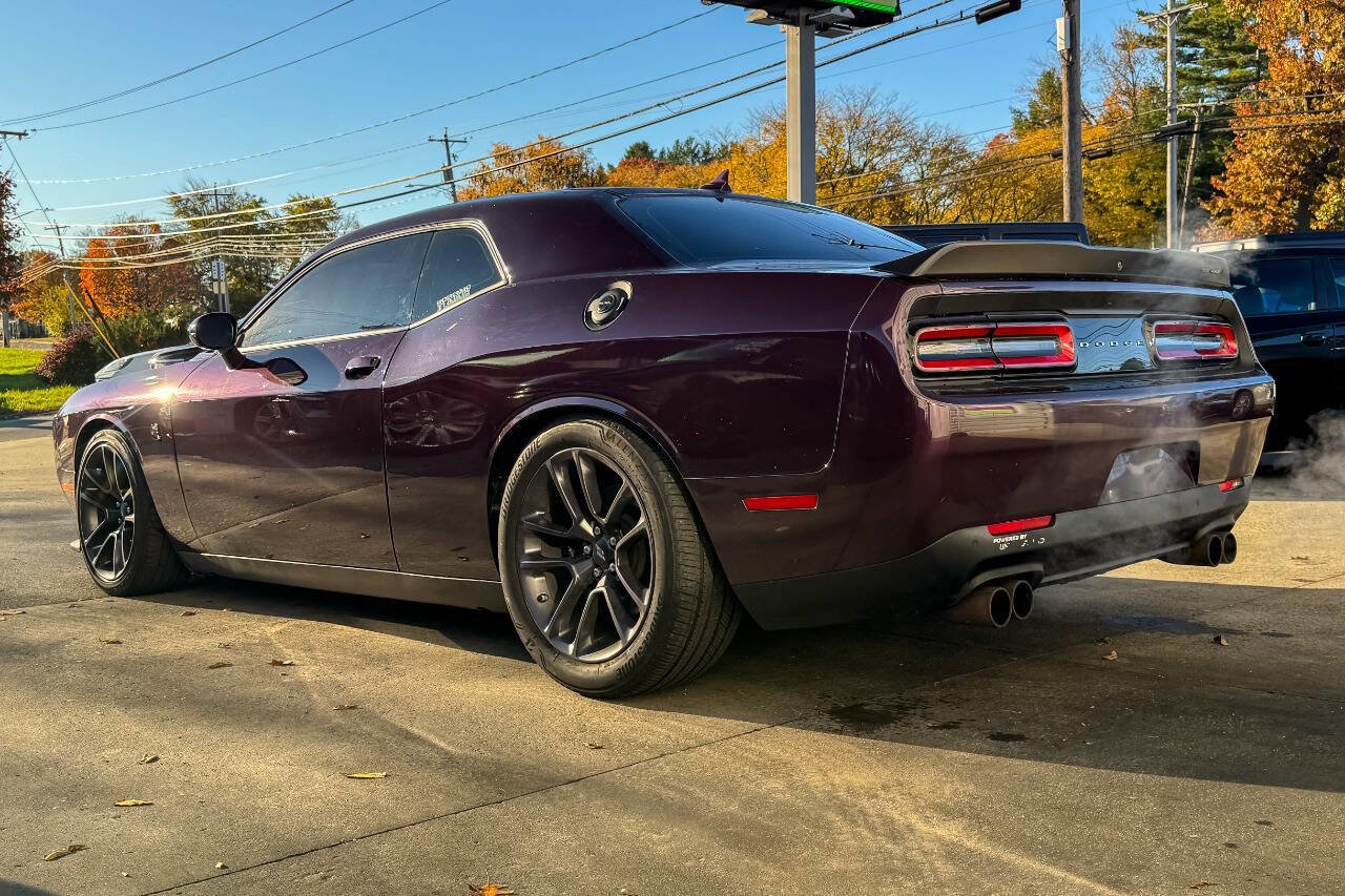 Used 2022 Dodge Challenger R/T Scat Pack w/ Shaker Package image 4