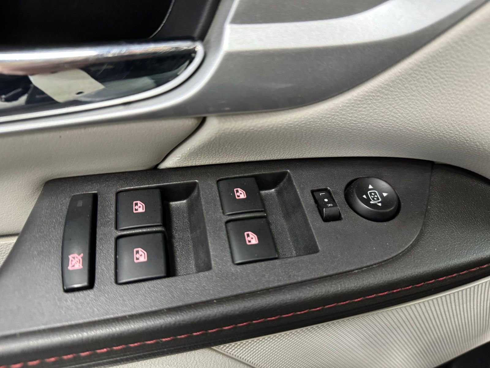 Used 2011 GMC Terrain SLE image 22