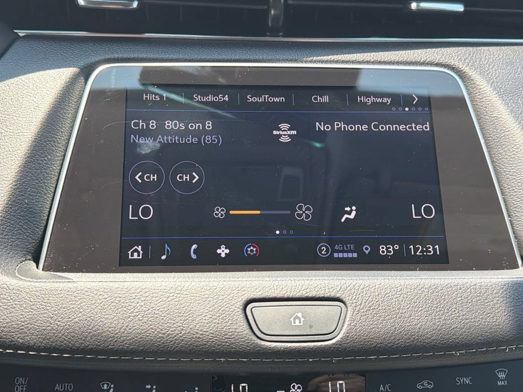 Certified 2022 Cadillac XT4 Luxury w/ Driver Awareness Package FWD image 7