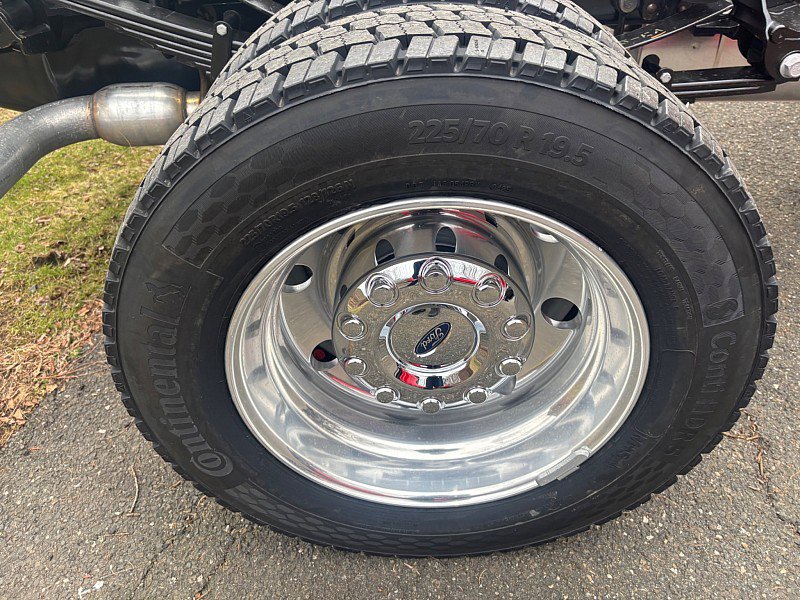 New 2025 Ford F550 4x4 SuperCab Super Duty w/ XLT Value Package image 14