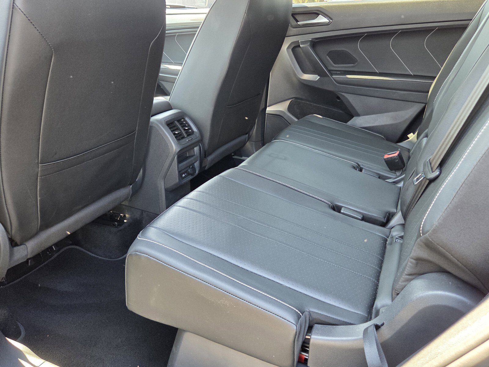 Used 2023 Volkswagen Tiguan SE image 22