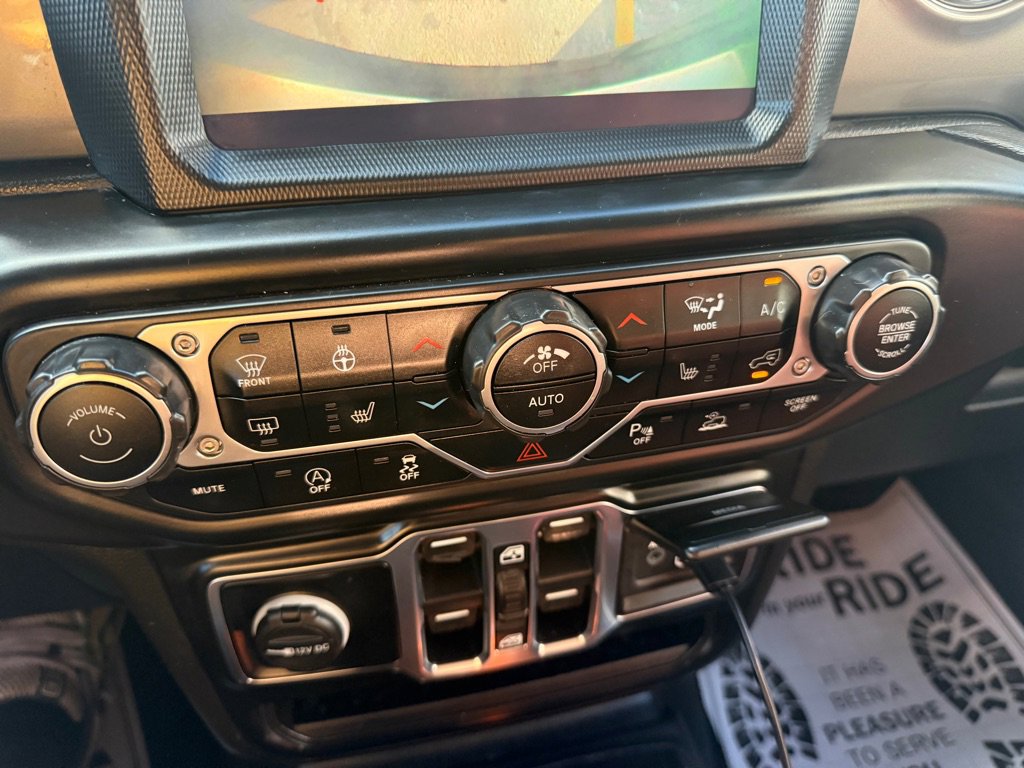 Used 2022 Jeep Wrangler Unlimited Sahara w/ Cold Weather Group image 17