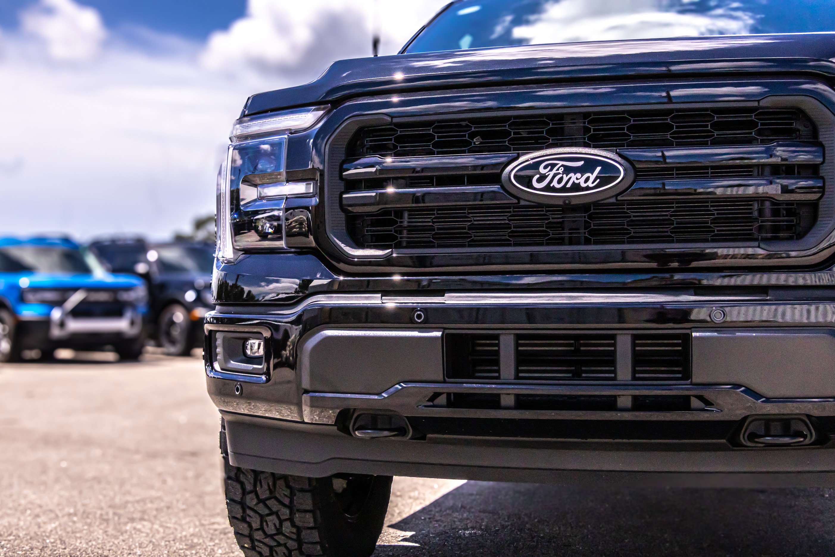 New 2025 Ford F150 Lariat w/ Equipment Group 501A Mid image 9