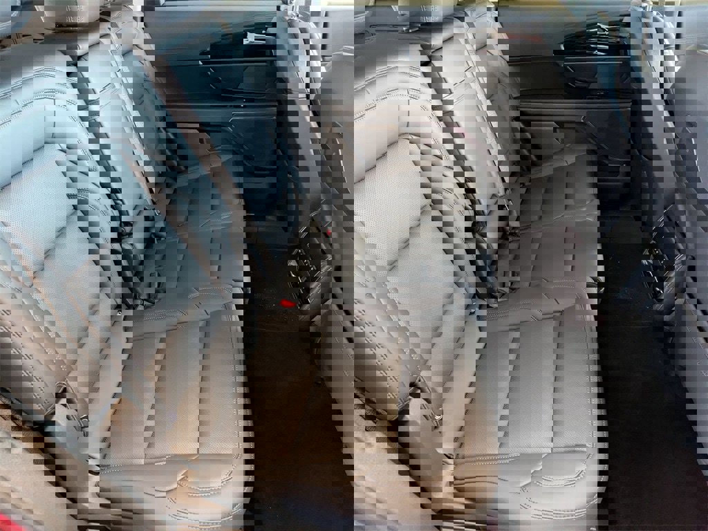 New 2026 Lincoln Nautilus Premier w/ Jet Appearance Package AWD/4WD image 27