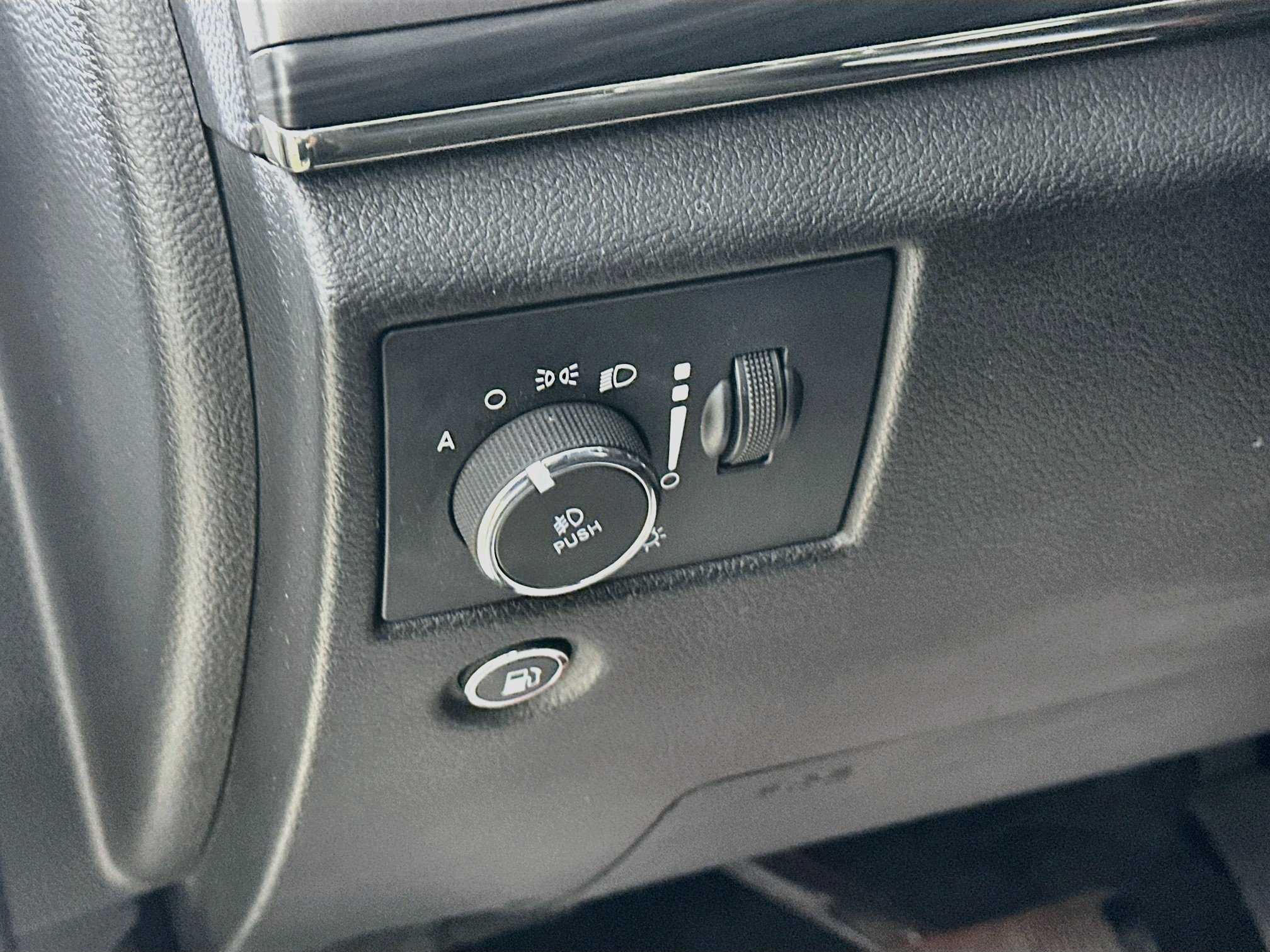 Used 2021 Jeep Grand Cherokee Limited X AWD/4WD image 10