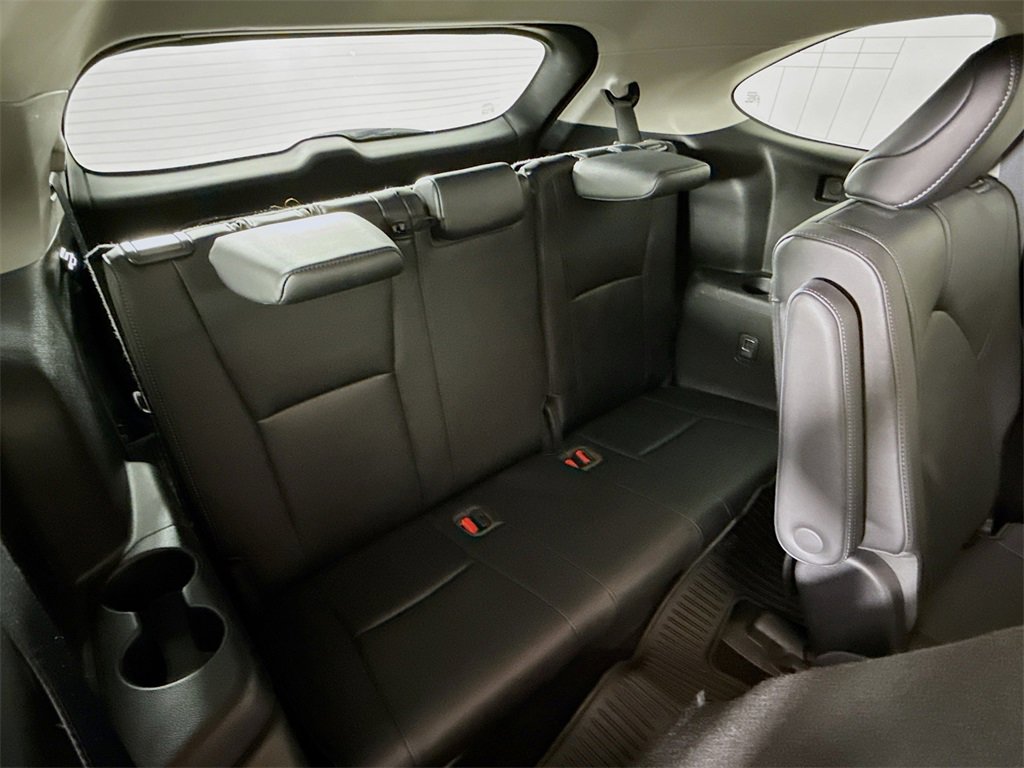 Used 2020 Toyota Highlander Limited image 29