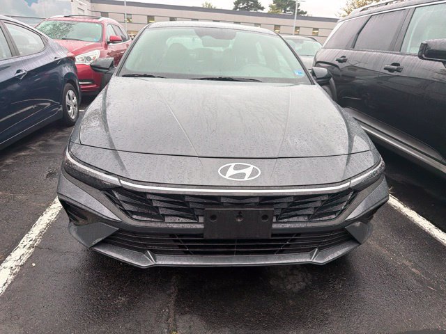 Certified 2025 Hyundai Elantra SEL FWD image 3