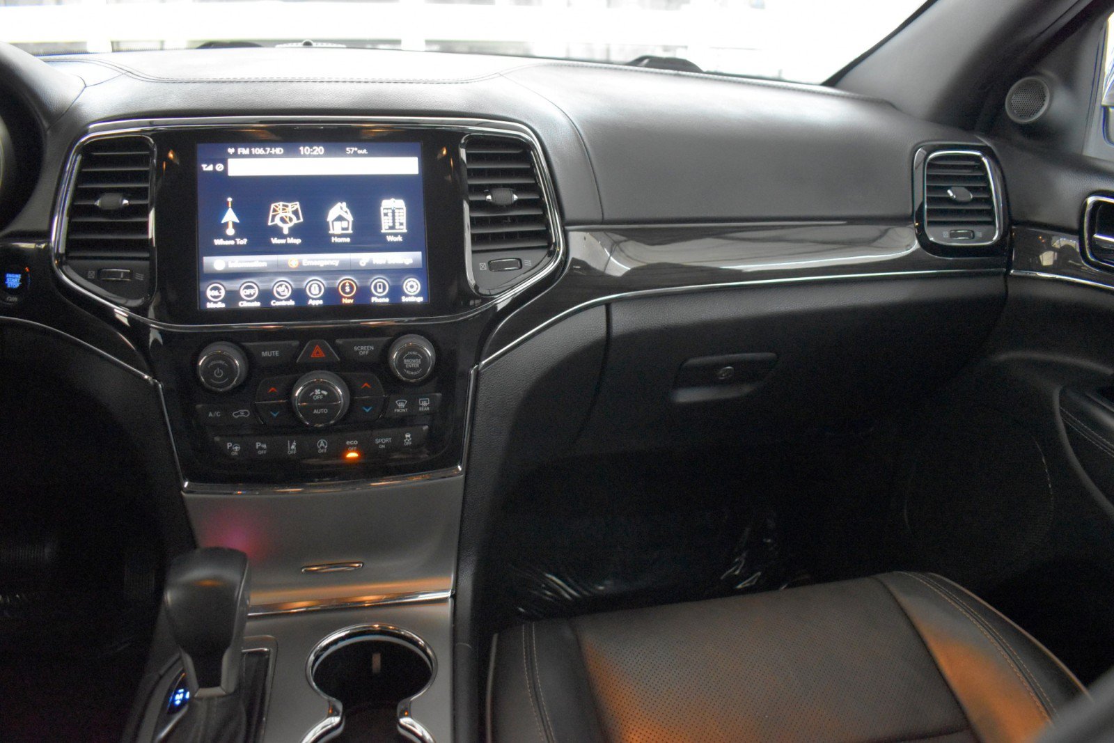 Used 2021 Jeep Grand Cherokee Overland AWD/4WD image 14